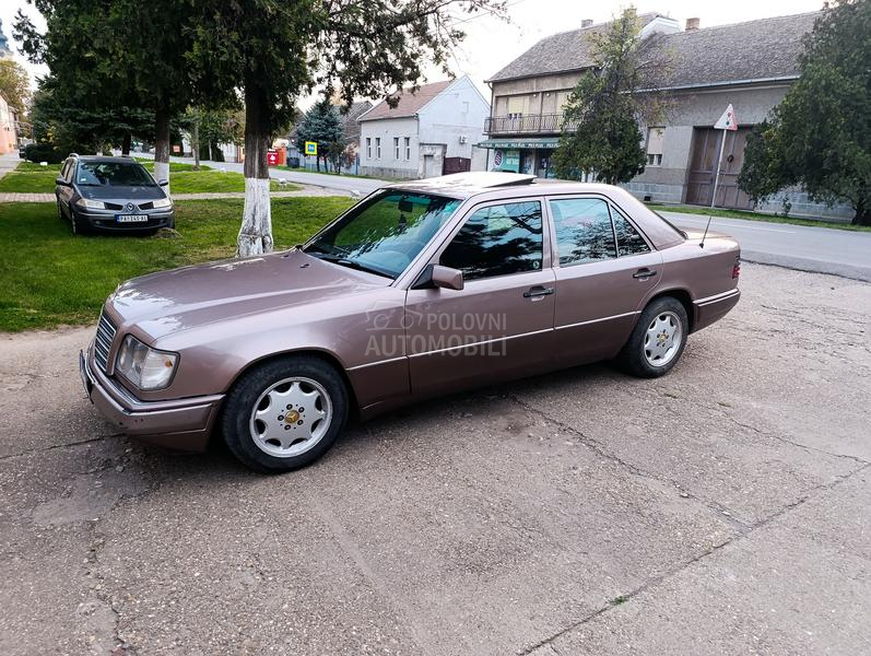 Mercedes Benz W124 E 200