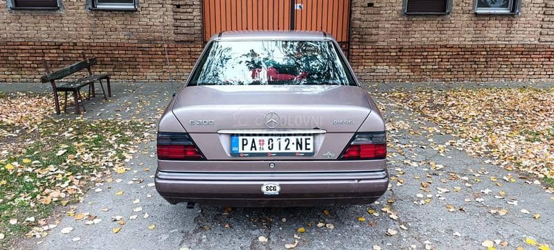 Mercedes Benz W124 E 200