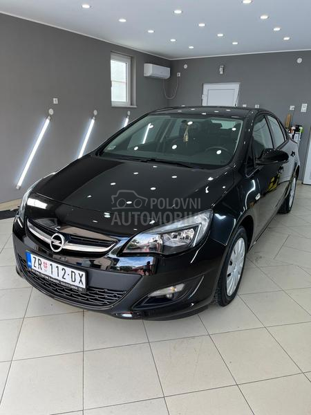 Opel Astra J 