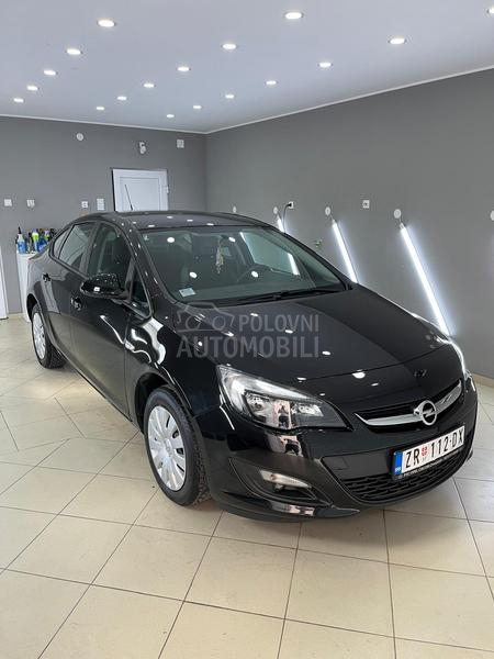 Opel Astra J 