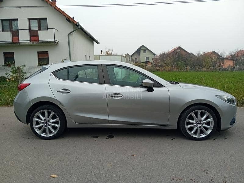 Mazda 3 skyactiv