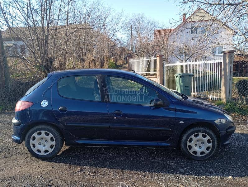 Peugeot 206 plus 