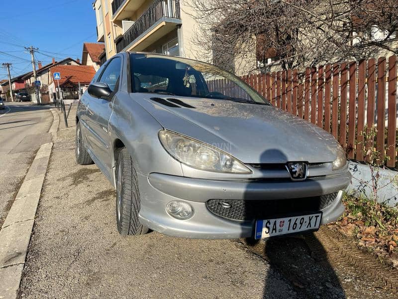 Peugeot 206 16v