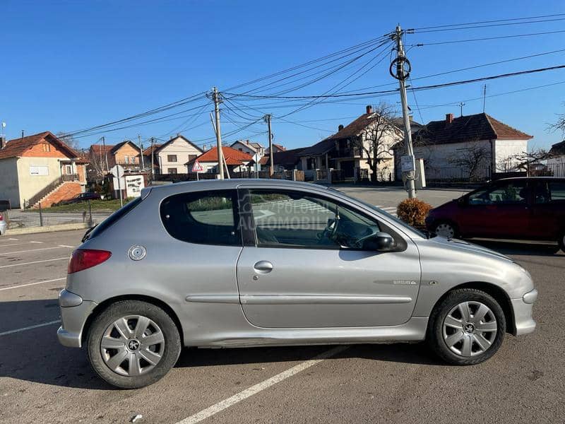 Peugeot 206 16v