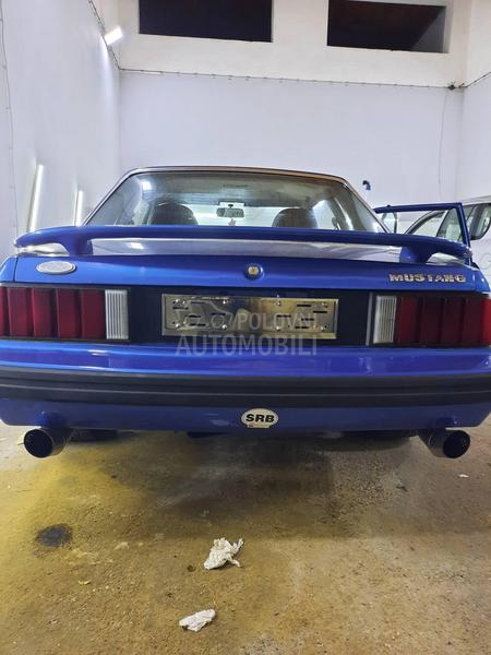 Ford Mustang V6 Notchback