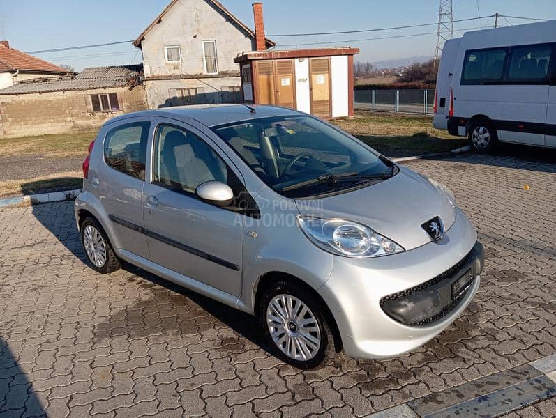 Peugeot 107 T O P