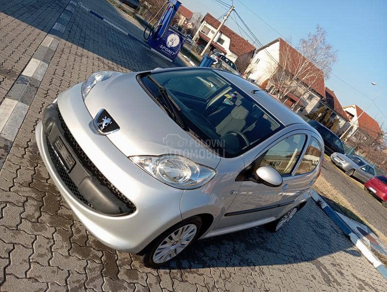 Peugeot 107 T O P