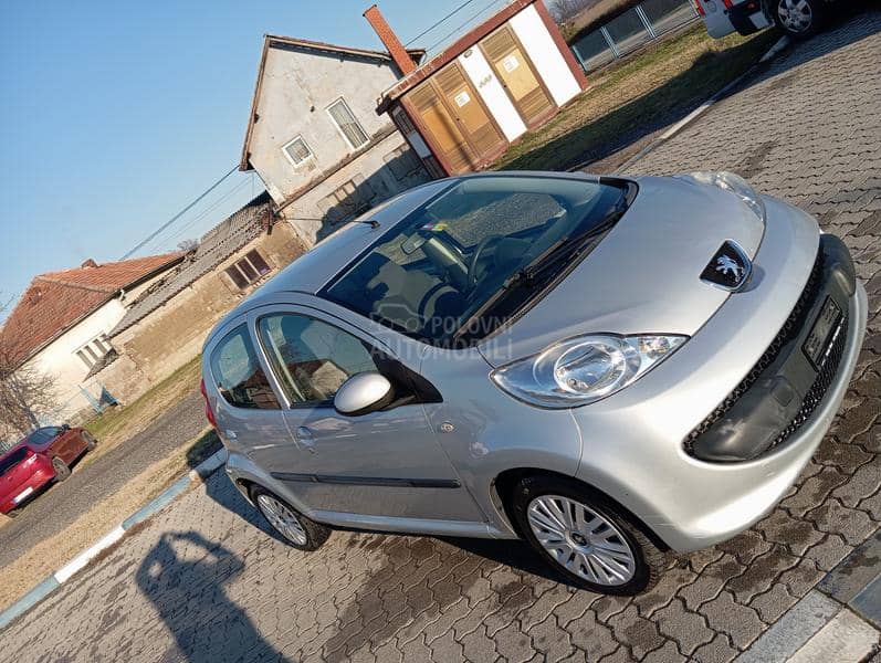 Peugeot 107 T O P