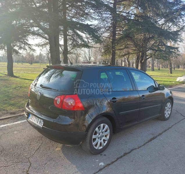 Volkswagen Golf 5 1.6 8v