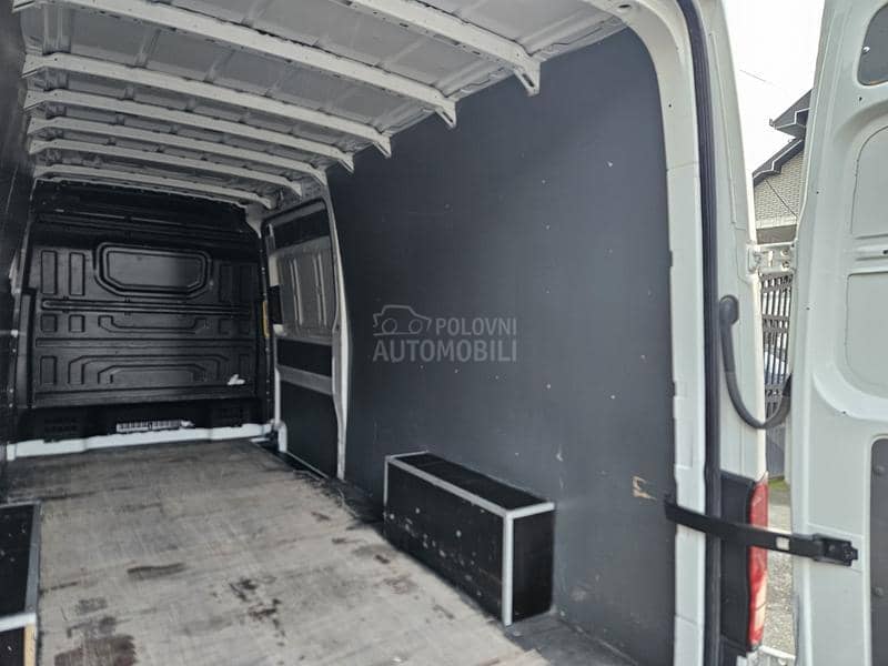 Volkswagen Crafter 2.0 TDI maxi