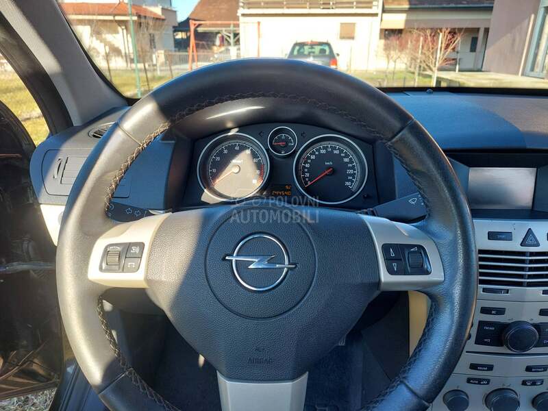 Opel Astra H 