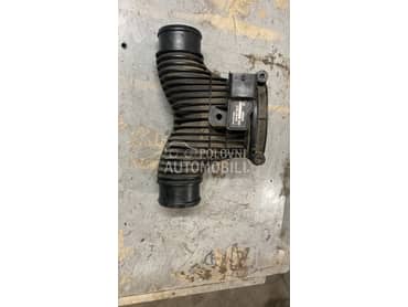 Crevo usisa turba za Porsche Cayenne za 2005. god.