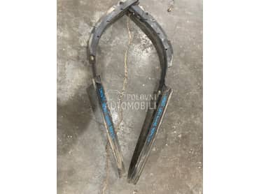 Nosac branika za Porsche Cayenne za 2005. god.