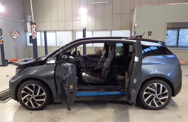 BMW i3 120Ah Koza Pano.