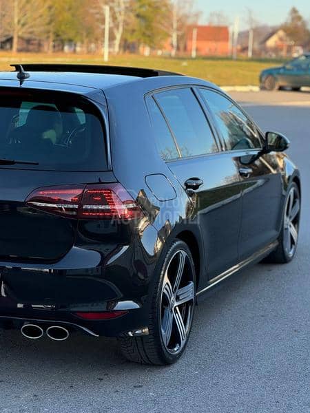 Volkswagen Golf 7 R/PANO/DSG/CH