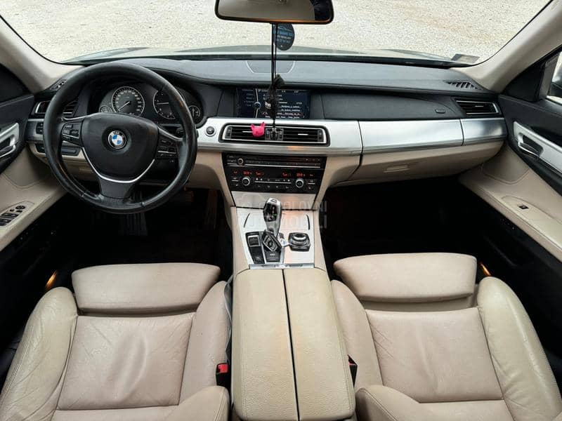 BMW 730 