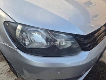 Desni far za Volkswagen Caddy od 2010. do 2015. god.