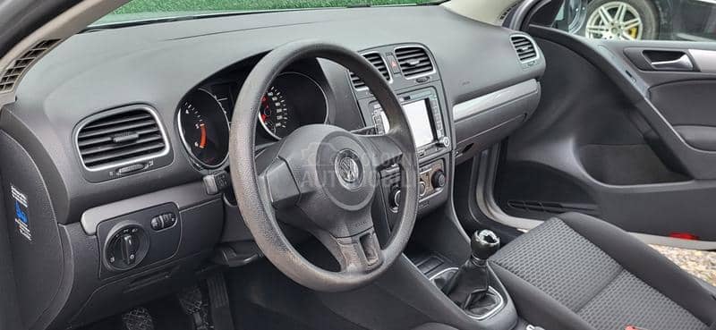 Volkswagen Golf 6 1.6 TDI  N.A.V.I