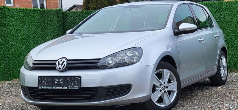 Volkswagen Golf 6 1.6 TDI  N.A.V.I