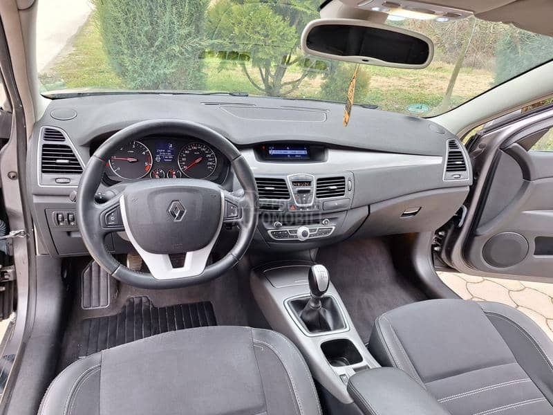 Renault Laguna BLACK EDITION