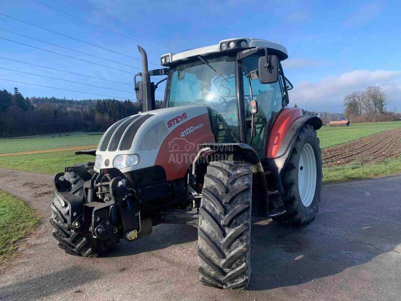 New Holland m100