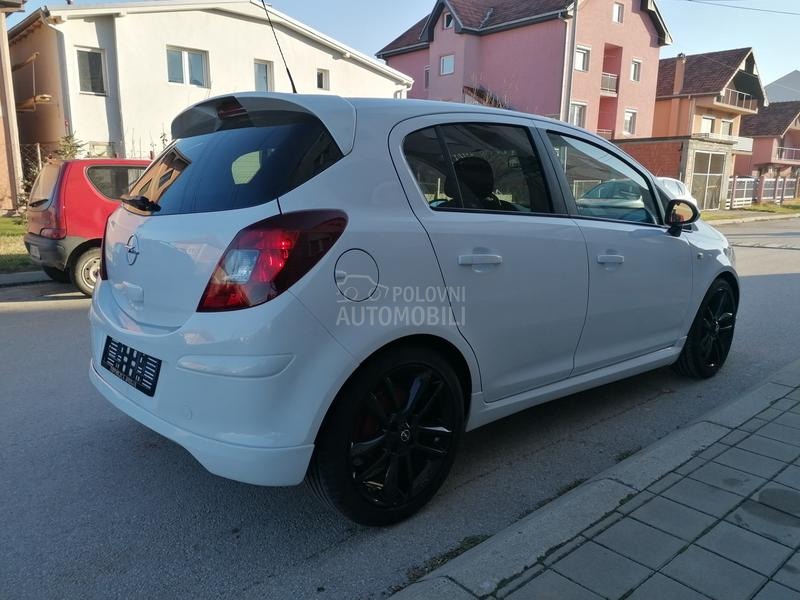 Opel Corsa D 1.4i OPC-LINE CH