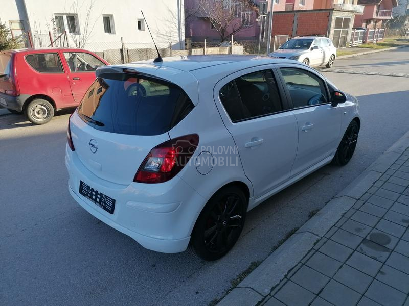 Opel Corsa D 1.4i OPC-LINE CH