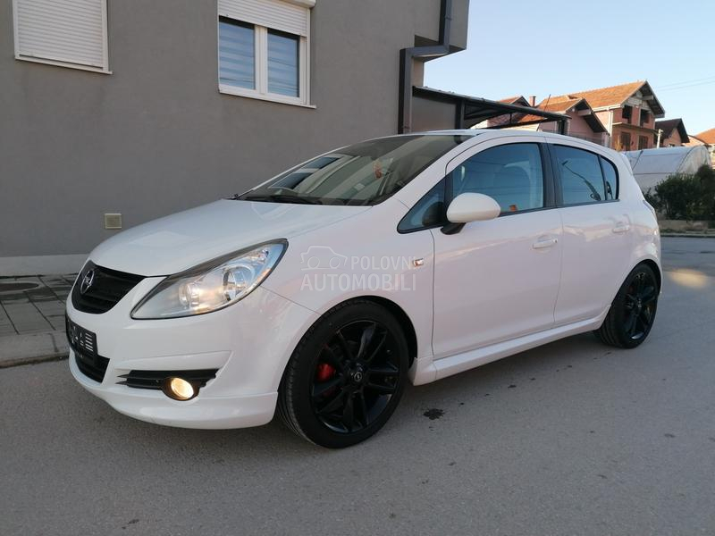 Opel Corsa D 1.4i OPC-LINE CH