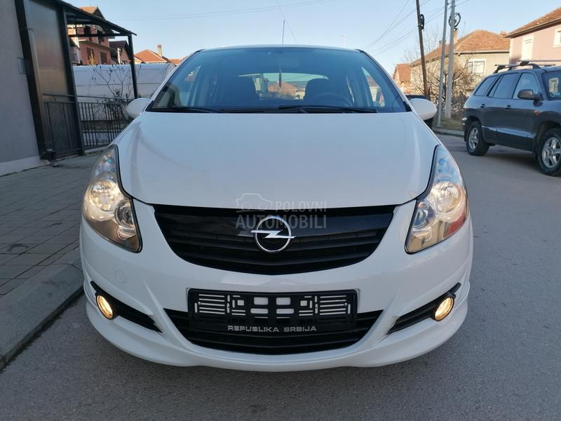 Opel Corsa D 1.4i OPC-LINE CH