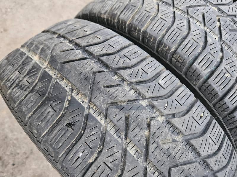 Pirelli 195/60 R15 Zimska