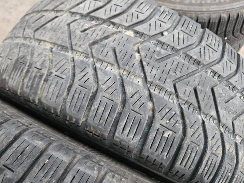 Pirelli 195/60 R15 Zimska