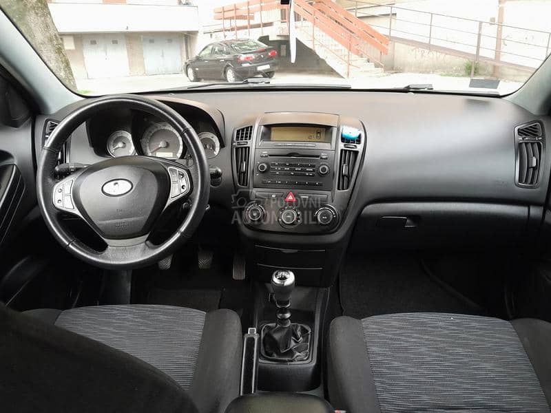 Kia pro_cee`d 1.4  LX CITY