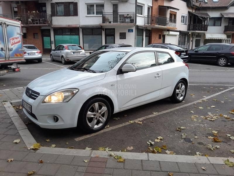 Kia pro_cee`d 1.4  LX CITY