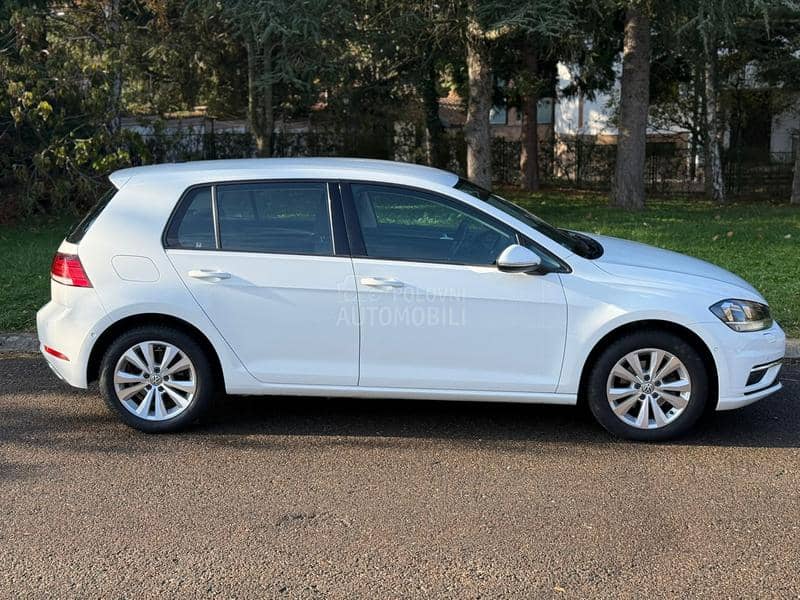 Volkswagen Golf 7 autom. TSI