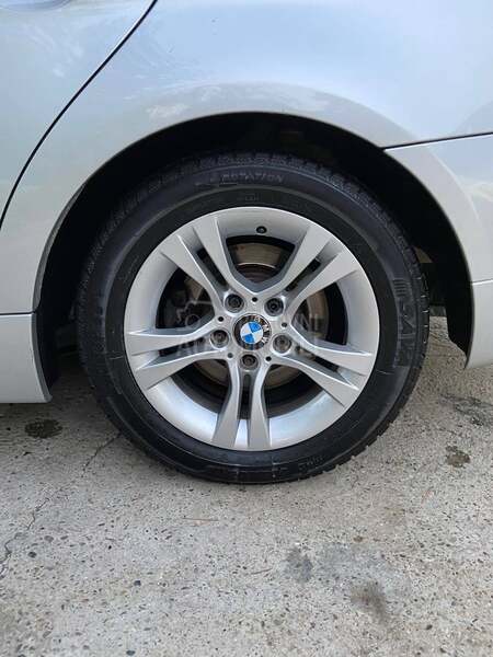 BMW Serija 1 e87 -  kompletan auto u delovima