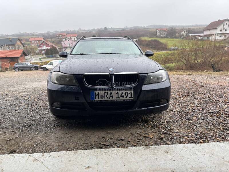 BMW Serija 1 e87 -  kompletan auto u delovima