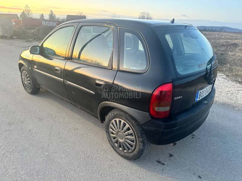 Opel Corsa B 