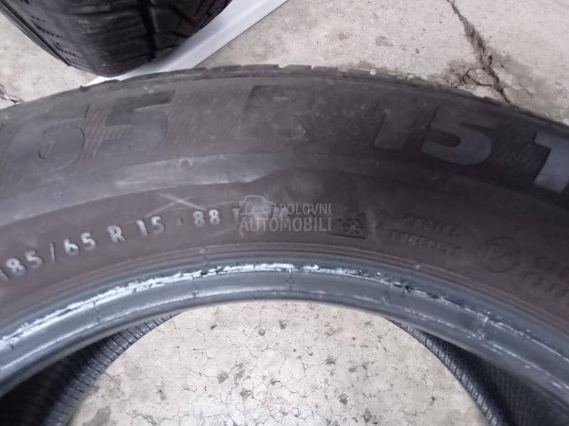Semperit 185/65 R15 Zimska