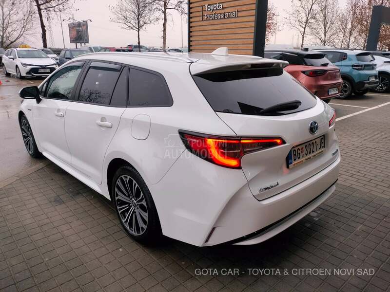 Toyota Corolla 1.8 hev Sol