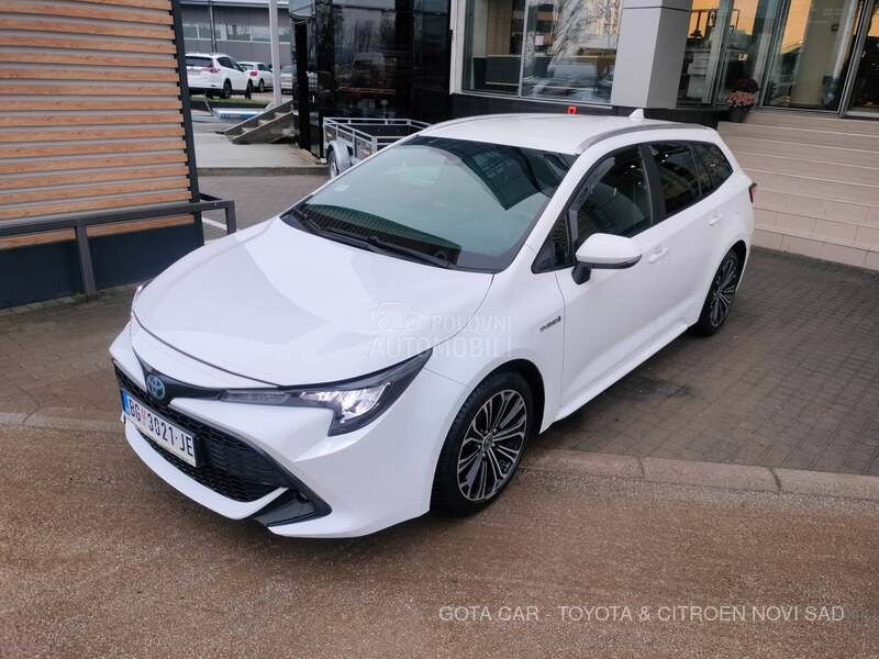 Toyota Corolla 1.8 hev Sol