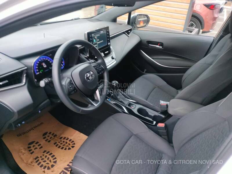 Toyota Corolla 1.8 hev Sol