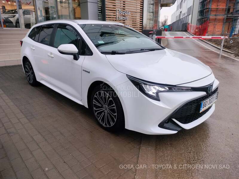 Toyota Corolla 1.8 hev Sol