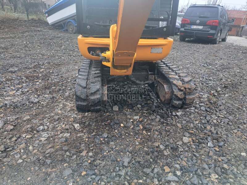 JCB 8018