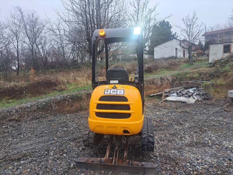 JCB 8018