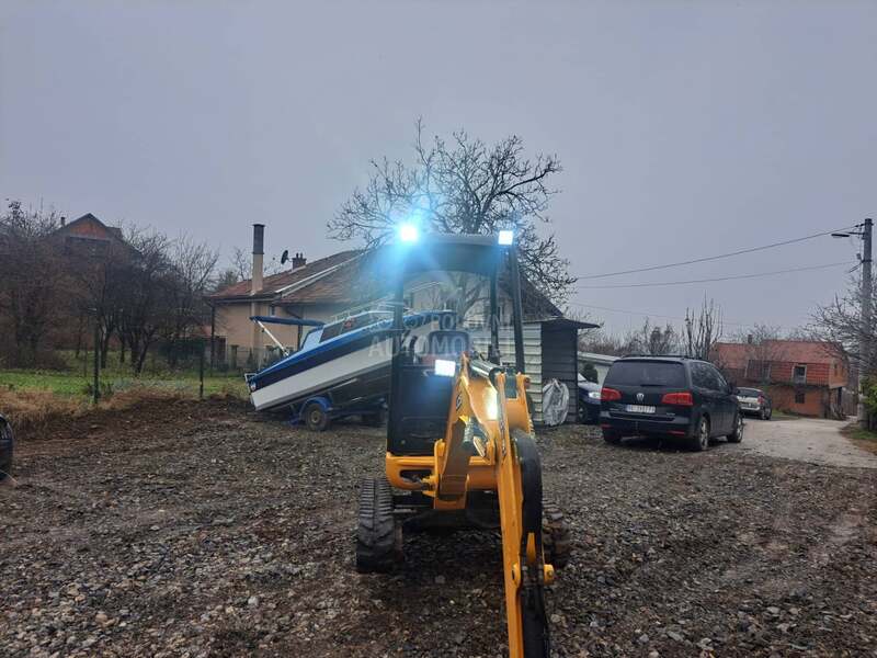 JCB 8018