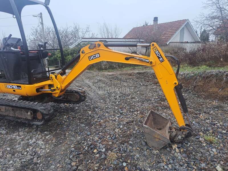 JCB 8018