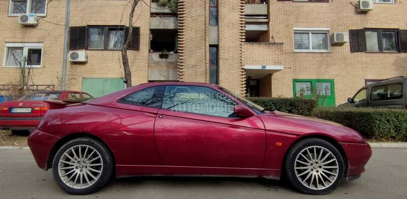 Alfa Romeo GTV 