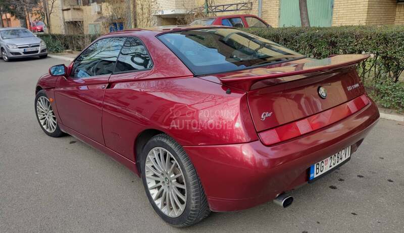 Alfa Romeo GTV 