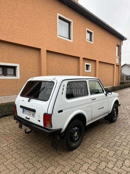 Lada Niva 1.7