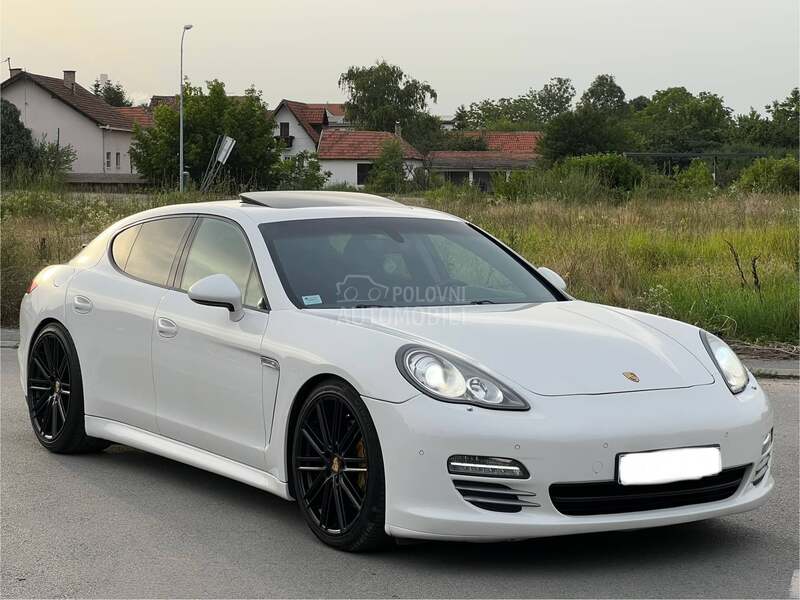 Porsche Panamera 4 / sport chrono /